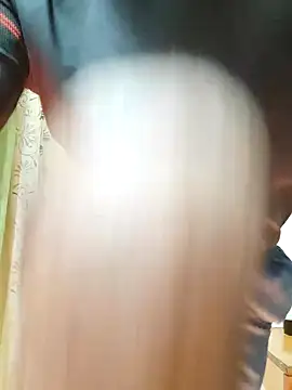 Snapshot of Wild-Honey chatting on 01.14.25 Wild-Honey online show from 01.14.25