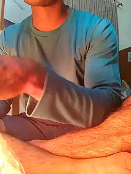 Snapshot of Wild-Honey chatting on 01.15.25 Wild-Honey online show from 01.15.25