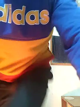 Snapshot of Wild-Honey chatting on 01.16.25 Wild-Honey online show from 01.16.25