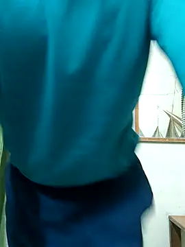 Snapshot of Wild-Honey chatting on 03.03.25 Wild-Honey online show from 03.03.25