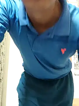 Snapshot of Wild-Honey chatting on 03.05.25 Wild-Honey online show from 03.05.25