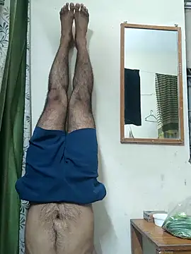 Snapshot of Wild-Honey chatting on 09.20.25 Wild-Honey online show from 09.20.25