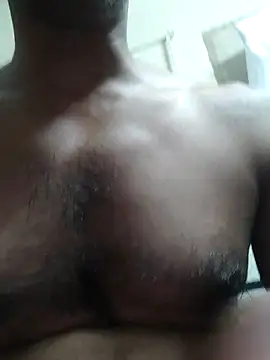 Snapshot of Wild-Honey chatting on 09.30.25 Wild-Honey online show from 09.30.25