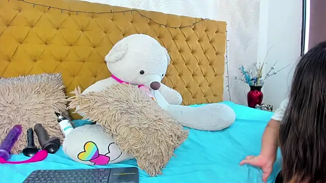 Snapshot of Michelle_Brooks chatting on 01.13.25 Michelle Brooks online show from 01.13.25