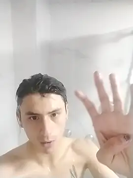 Snapshot of Alann_sr chatting on 10.19.25 Alann sr online show from 10.19.25