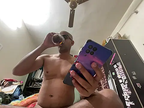 Snapshot of SammyChocolateIndian chatting on 02.01.25 SammyChocolateIndian online show from 02.01.25