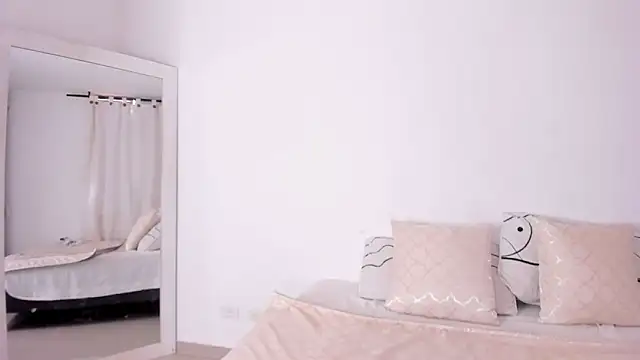 Snapshot of NickyBrown_ chatting on 11.27.25 NickyBrown online show from 11.27.25