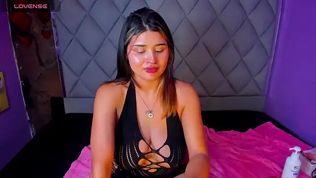 Snapshot of venusowen_ chatting on 02.28.25 venusowen online show from 02.28.25