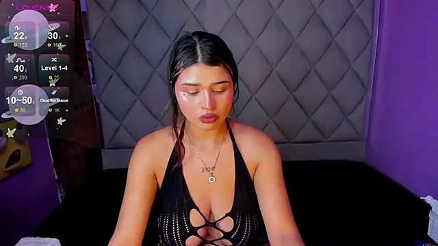 Snapshot of venusowen_ chatting on 03.04.25 venusowen online show from 03.04.25