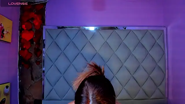 Snapshot of venusowen_ chatting on 03.12.25 venusowen online show from 03.12.25