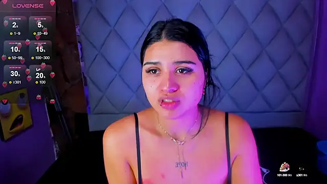 Snapshot of venusowen_ chatting on 09.09.25 venusowen online show from 09.09.25