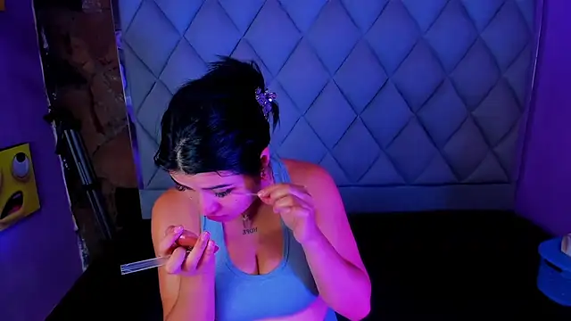 Snapshot of venusowen_ chatting on 09.11.25 venusowen online show from 09.11.25