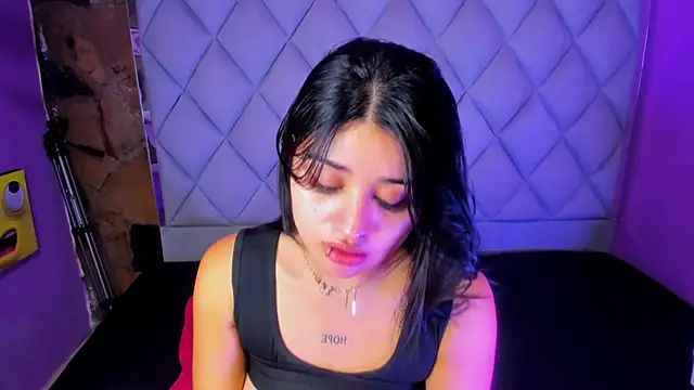 Snapshot of venusowen_ chatting on 09.26.25 venusowen online show from 09.26.25