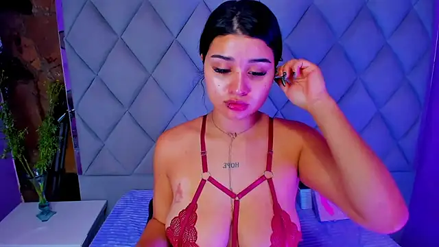 Snapshot of venusowen_ chatting on 10.09.25 venusowen online show from 10.09.25