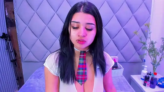 Snapshot of venusowen_ chatting on 10.16.25 venusowen online show from 10.16.25