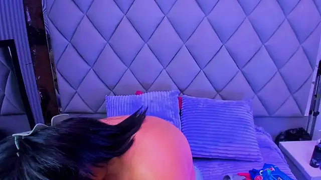 Snapshot of venusowen_ chatting on 10.18.25 venusowen online show from 10.18.25