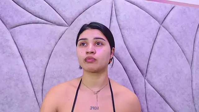 Snapshot of venusowen_ chatting on 11.09.25 venusowen online show from 11.09.25