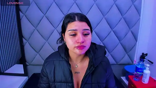 Snapshot of venusowen_ chatting on 01.13.26 venusowen online show from 01.13.26