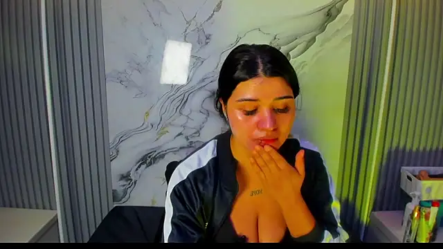 venusowen  online show from 03.04.26