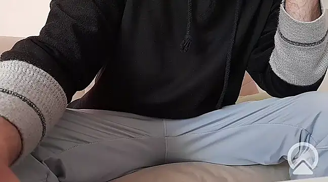 Snapshot of NATURALS2023 chatting on 02.25.25 NATURALS2023 online show from 02.25.25