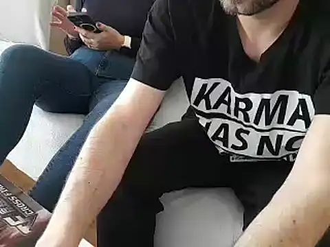 Snapshot of NATURALS2023 chatting on 03.16.25 NATURALS2023 online show from 03.16.25