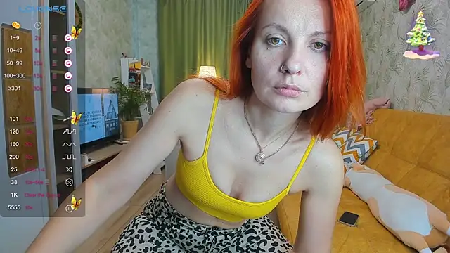 Snapshot of LuxieDelight chatting on 01.19.25 LuxieDelight online show from 01.19.25