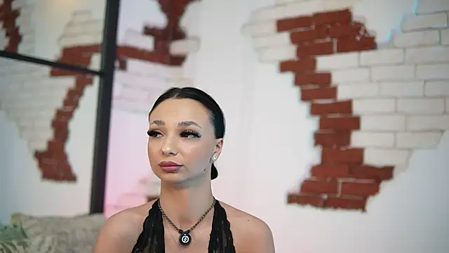 Snapshot of MaraJolie chatting on 04.21.26 MaraJolie online show from 04.21.26