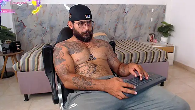 Snapshot of hanz_col chatting on 03.24.26 hanz col online show from 03.24.26