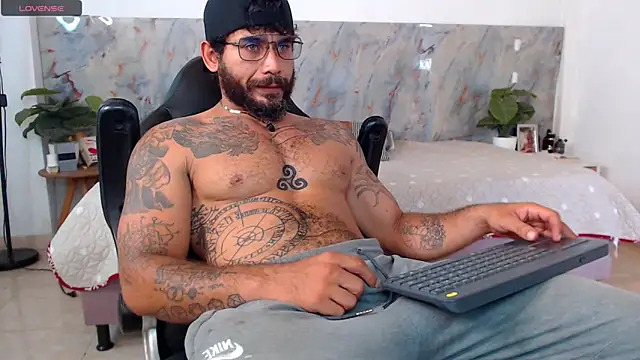 Snapshot of hanz_col chatting on 06.09.26 hanz col online show from 06.09.26
