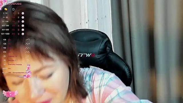 Snapshot of Victoria_Di chatting on 10.03.25 Victoria Di online show from 10.03.25