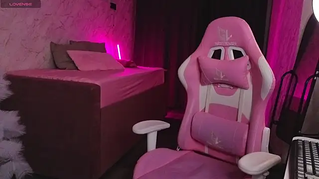 Kira yoon online show from 12.16.25