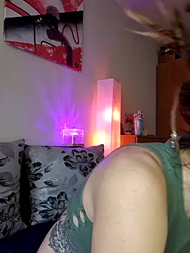 Snapshot of FoxRineHelen chatting on 03.05.25 FoxRineHelen online show from 03.05.25