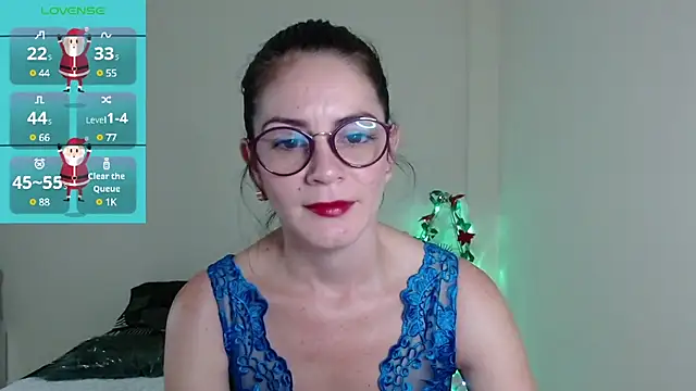 Snapshot of Hanny_24 chatting on 12.31.24 Hanny 24 online show from 12.31.24