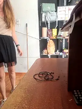 Snapshot of Hanny_24 chatting on 02.20.25 Hanny 24 online show from 02.20.25