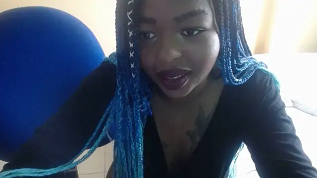  Zooee online show from 02.05.25