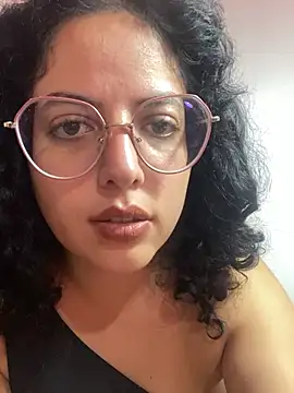 Snapshot of babyluna939 chatting on 02.28.25 babyluna939 online show from 02.28.25