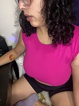 Snapshot of babyluna939 chatting on 03.15.25 babyluna939 online show from 03.15.25