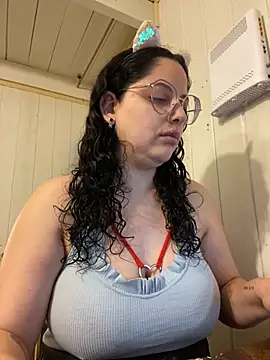 Snapshot of babyluna939 chatting on 10.04.25 babyluna939 online show from 10.04.25