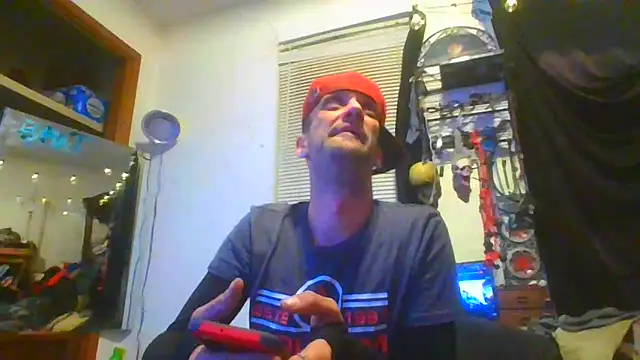 Snapshot of slinginbigD chatting on 12.27.24 slinginbigD online show from 12.27.24