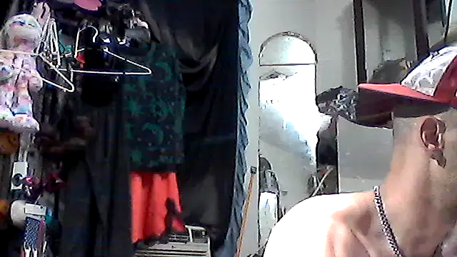 Snapshot of slinginbigD chatting on 09.17.25 slinginbigD online show from 09.17.25