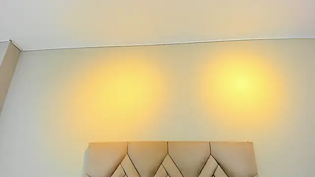 Snapshot of Isis_Osman chatting on 02.10.26 Isis Osman online show from 02.10.26