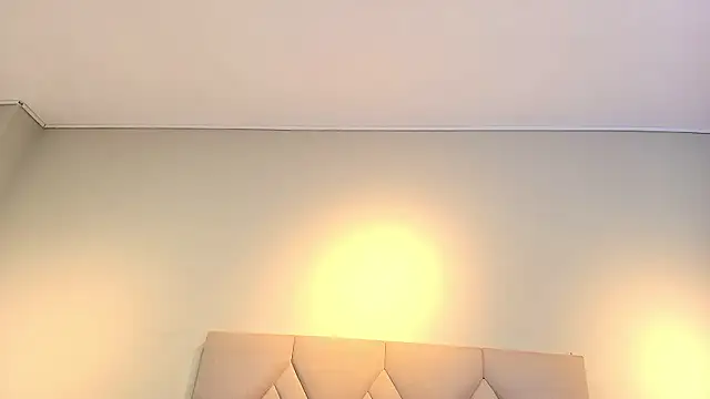 Isis Osman online show from 03.21.26