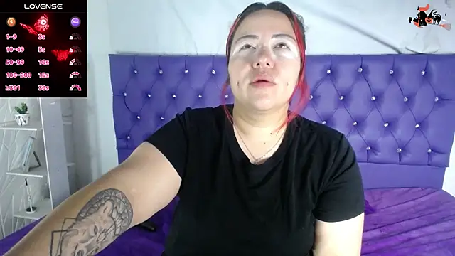 Snapshot of Bruja__Scarlata chatting on 12.17.24 Bruja Scarlata online show from 12.17.24