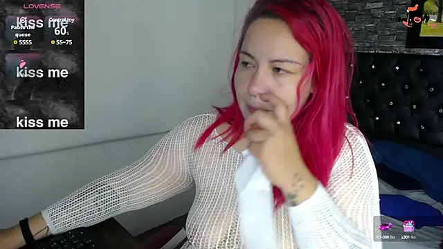 Snapshot of Bruja__Scarlata chatting on 02.12.25 Bruja Scarlata online show from 02.12.25