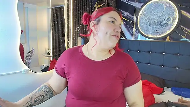 Snapshot of Bruja__Scarlata chatting on 09.09.25 Bruja Scarlata online show from 09.09.25
