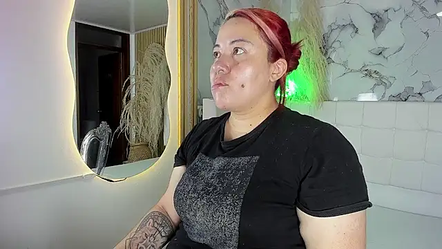 Snapshot of Bruja__Scarlata chatting on 10.14.25 Bruja Scarlata online show from 10.14.25