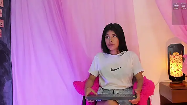 Snapshot of Monica_lopez chatting on 01.08.25 Monica lopez online show from 01.08.25