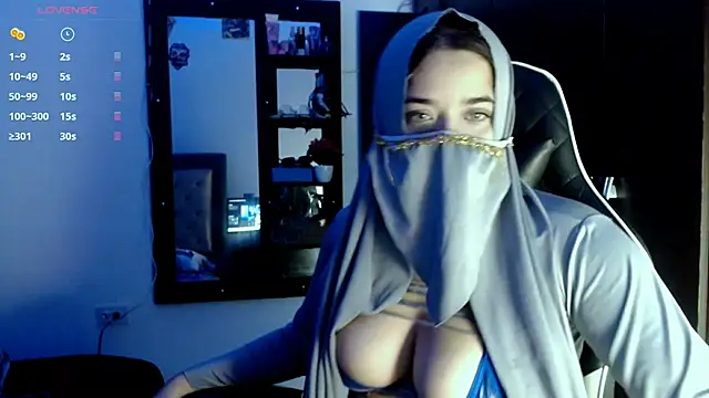 janna isa online show from 09.13.25