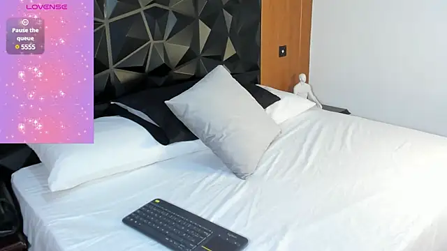 Wendy Marchall online show from 03.08.25