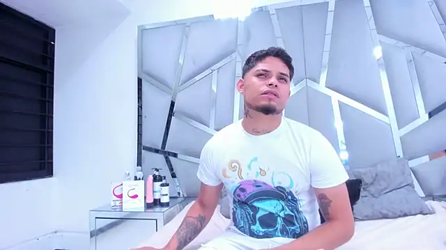 MelissaAndZeuss online show from 02.20.25